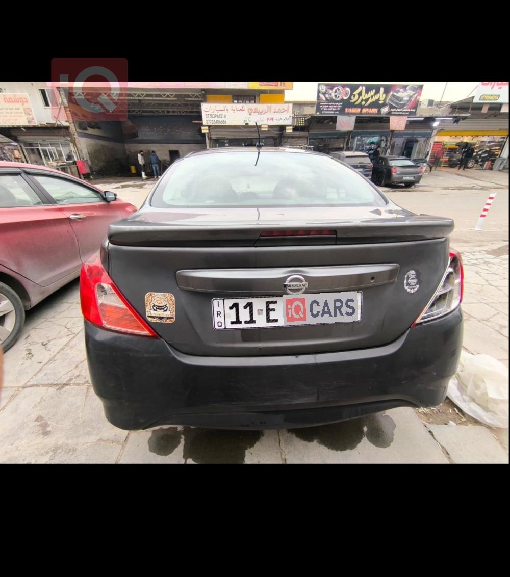 نيسان فيرسا